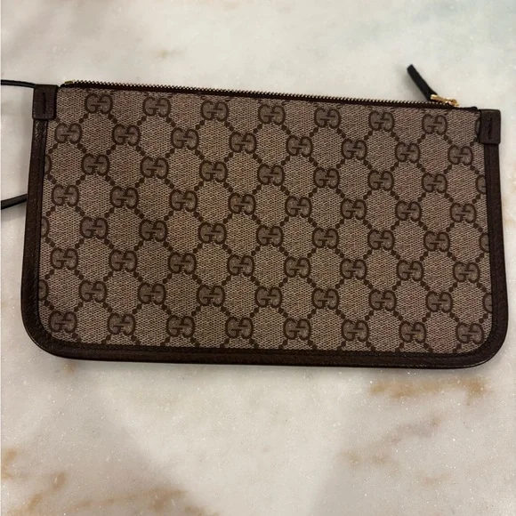 Authentic Gucci Wrislet - Picture 2 of 4